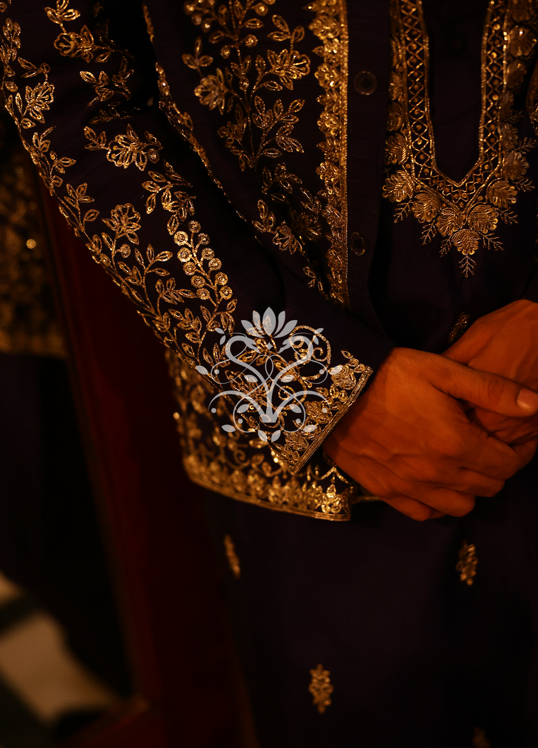 A moment with the mirror, a meeting with the Maharaja within.
