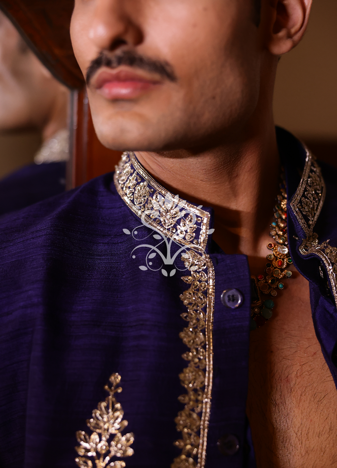 A moment with the mirror, a meeting with the Maharaja within.